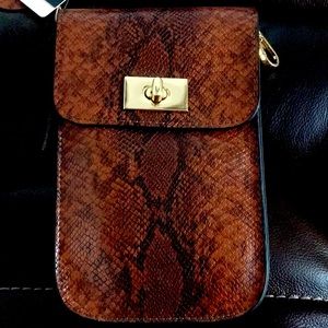 From Mellow World a cute leather crossbody bag!